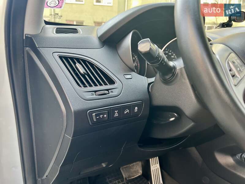 Позашляховик / Кросовер Hyundai ix35 2010 в Львові