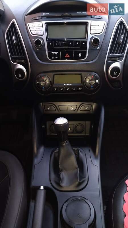 Внедорожник / Кроссовер Hyundai ix35 2010 в Черкассах