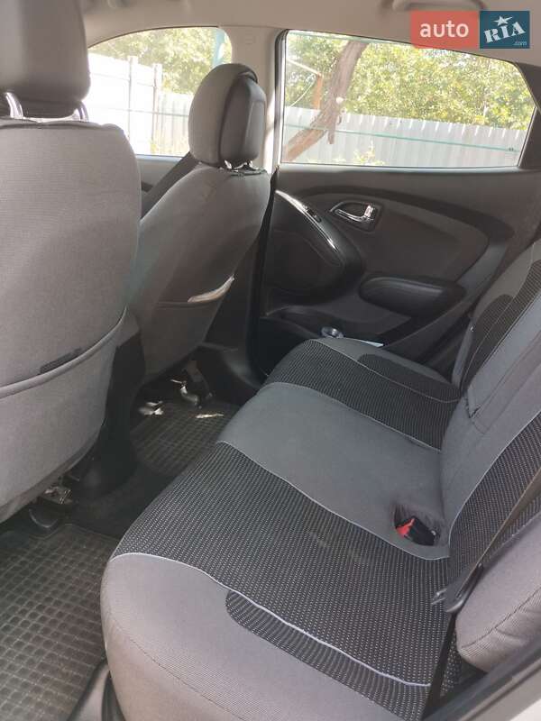 Внедорожник / Кроссовер Hyundai ix35 2011 в Кривом Роге