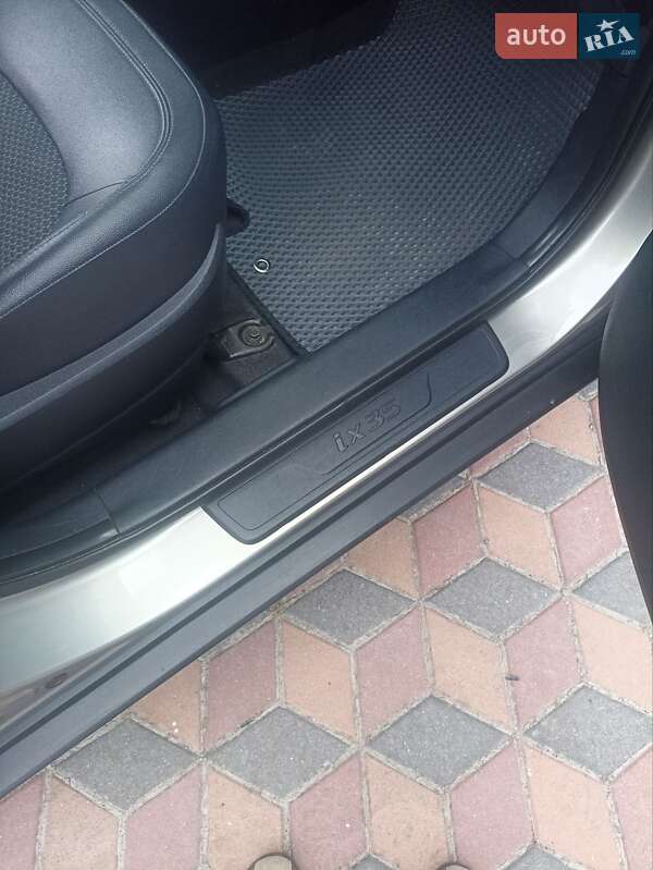 Внедорожник / Кроссовер Hyundai ix35 2011 в Звягеле