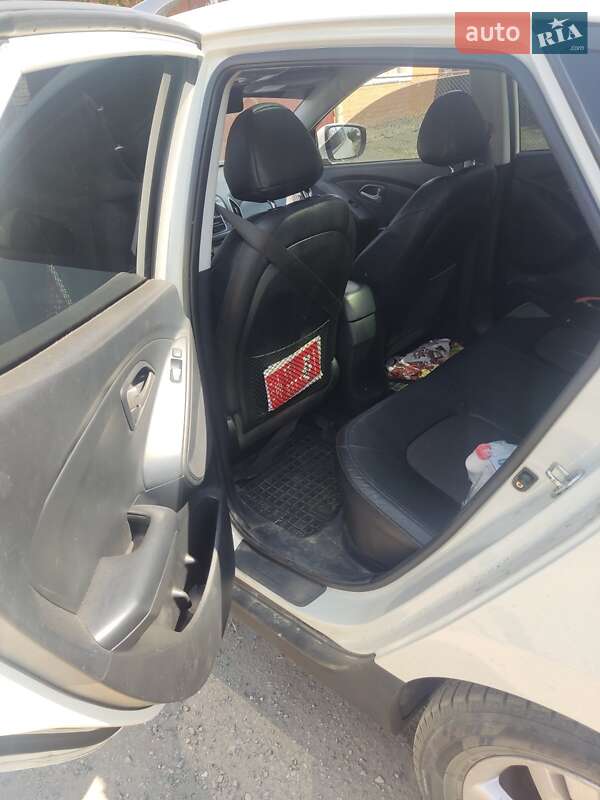 Позашляховик / Кросовер Hyundai ix35 2011 в Карлівці