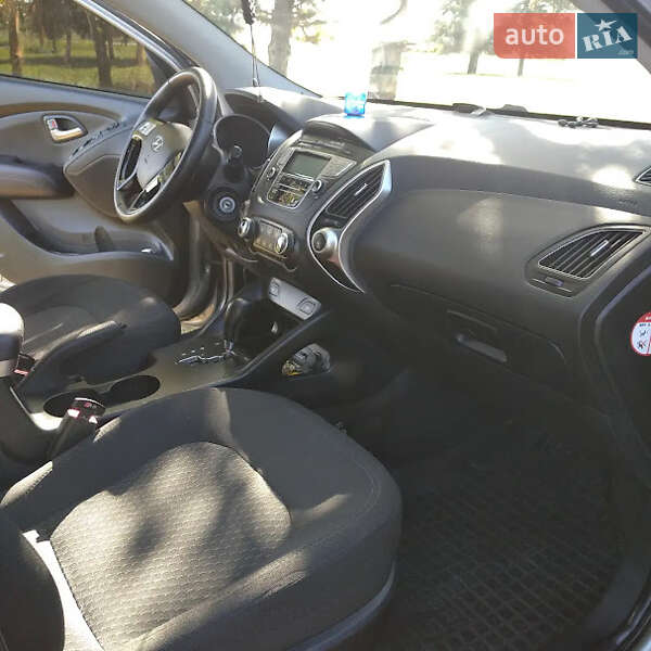 Внедорожник / Кроссовер Hyundai ix35 2010 в Александровке (Краматорского района)