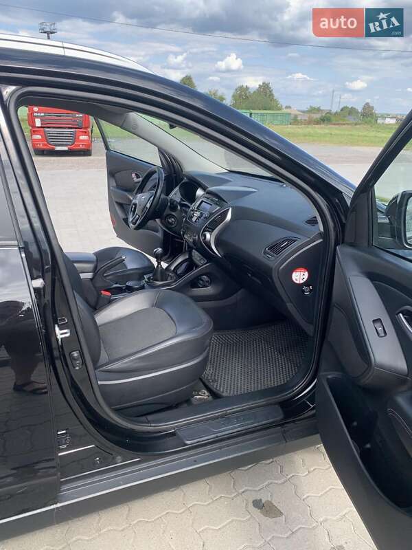 Позашляховик / Кросовер Hyundai ix35 2011 в Новояворівську