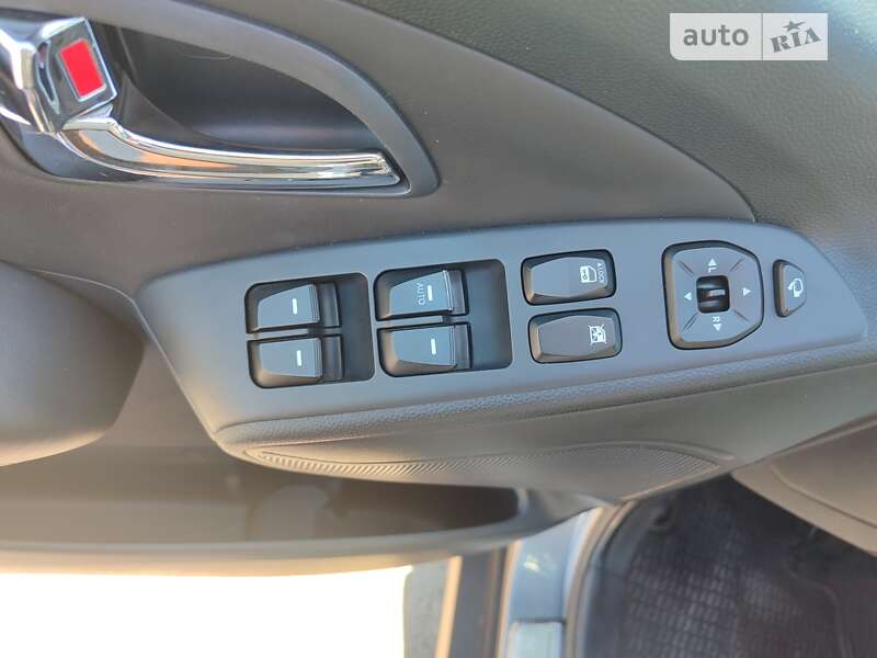 Позашляховик / Кросовер Hyundai ix35 2012 в Житомирі