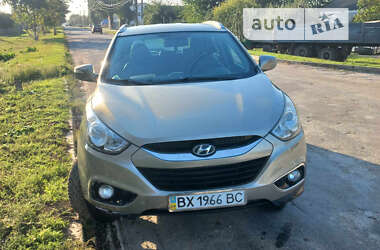 Внедорожник / Кроссовер Hyundai ix35 2010 в Чемеровцах