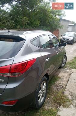 Внедорожник / Кроссовер Hyundai ix35 2013 в 