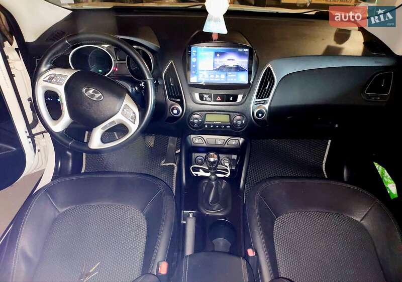 Внедорожник / Кроссовер Hyundai ix35 2013 в Голованевске