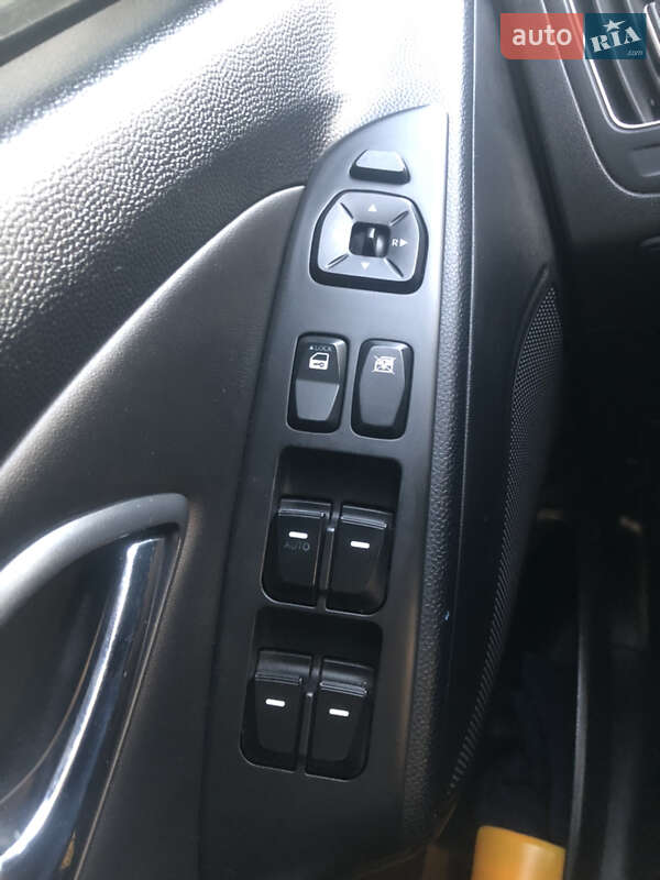 Позашляховик / Кросовер Hyundai ix35 2013 в Києві фото 11 Позашляховик / Кросовер Hyundai ix35 2013 в Києві