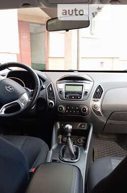 Позашляховик / Кросовер Hyundai ix35 2010 в Сарнах