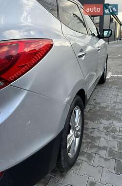 Позашляховик / Кросовер Hyundai ix35 2012 в 