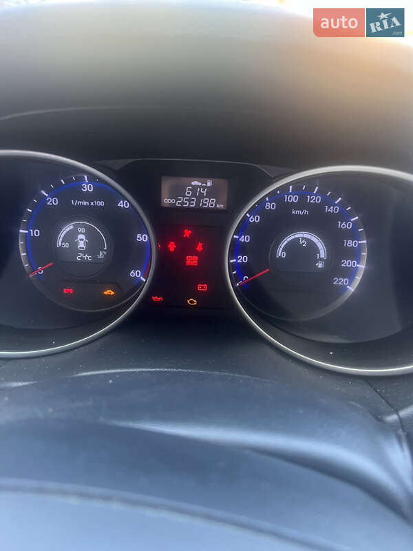 Позашляховик / Кросовер Hyundai ix35 2011 в Івано-Франківську