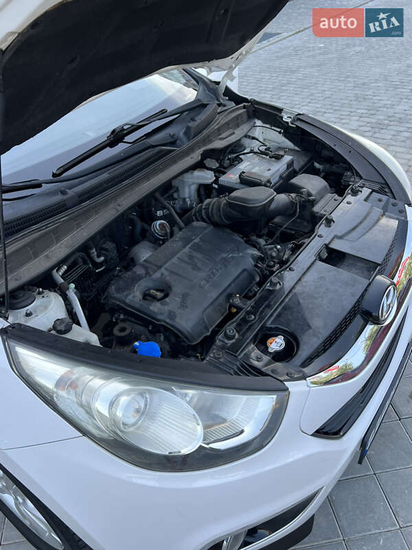 Позашляховик / Кросовер Hyundai ix35 2011 в Івано-Франківську