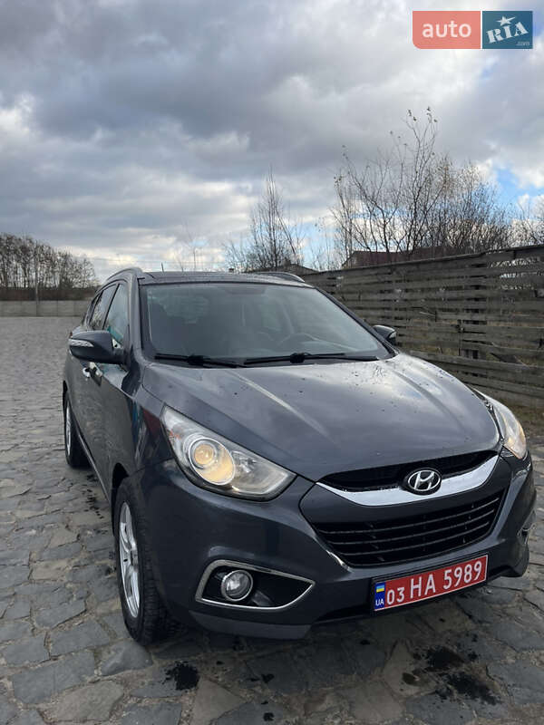 Внедорожник / Кроссовер Hyundai ix35 2011 в Березному