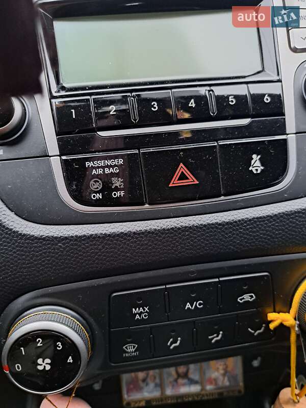 Позашляховик / Кросовер Hyundai ix35 2010 в Дніпрі