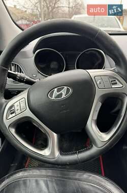 Позашляховик / Кросовер Hyundai ix35 2010 в Бару