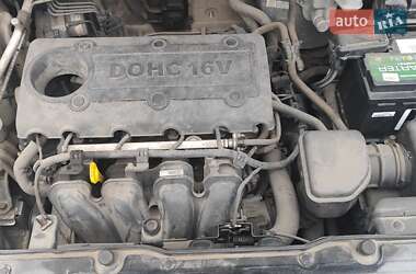 Внедорожник / Кроссовер Hyundai ix35 2013 в 