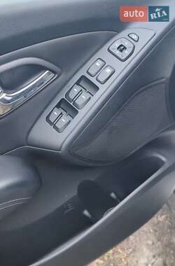 Внедорожник / Кроссовер Hyundai ix35 2013 в 