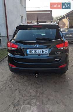 Позашляховик / Кросовер Hyundai ix35 2010 в 