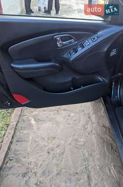 Позашляховик / Кросовер Hyundai ix35 2010 в 