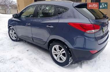 Внедорожник / Кроссовер Hyundai ix35 2013 в 