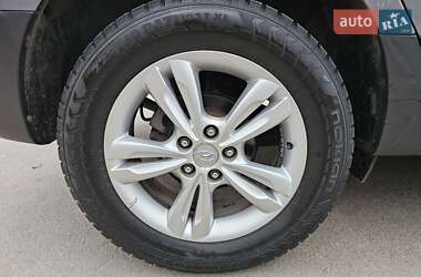 Позашляховик / Кросовер Hyundai ix35 2011 в 