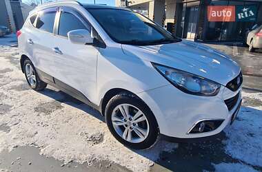 Внедорожник / Кроссовер Hyundai ix35 2011 в 
