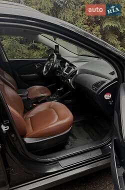 Внедорожник / Кроссовер Hyundai ix35 2011 в 