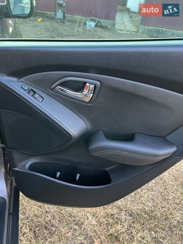 Внедорожник / Кроссовер Hyundai ix35 2011 в Бердичеве фото 19 Внедорожник / Кроссовер Hyundai ix35 2011 в Бердичеве