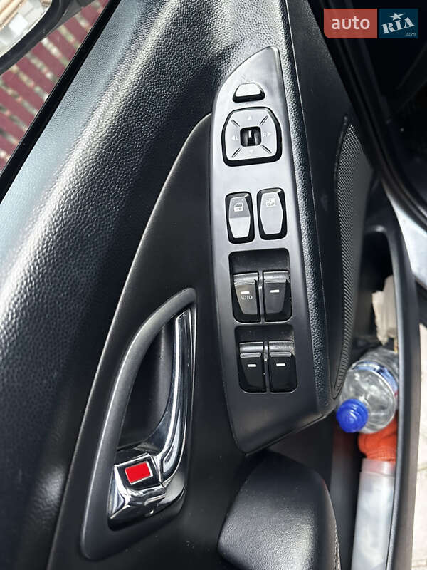 Внедорожник / Кроссовер Hyundai ix35 2012 в Коростышеве