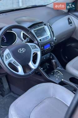 Позашляховик / Кросовер Hyundai ix35 2012 в 