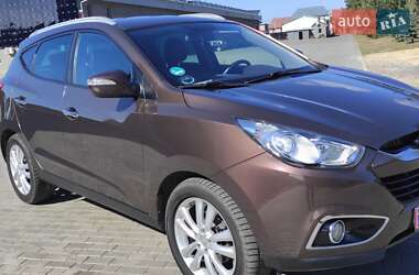 Позашляховик / Кросовер Hyundai ix35 2012 в 