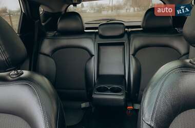 Позашляховик / Кросовер Hyundai ix35 2010 в 