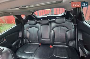 Внедорожник / Кроссовер Hyundai ix35 2010 в 