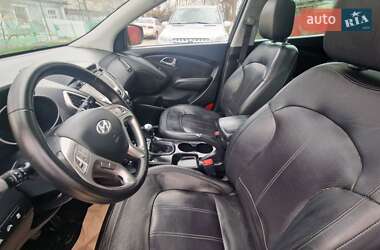 Внедорожник / Кроссовер Hyundai ix35 2010 в 