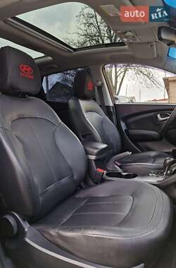 Внедорожник / Кроссовер Hyundai ix35 2012 в 