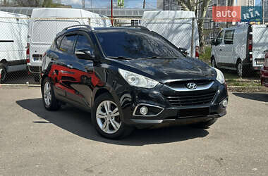 Внедорожник / Кроссовер Hyundai ix35 2010 в 