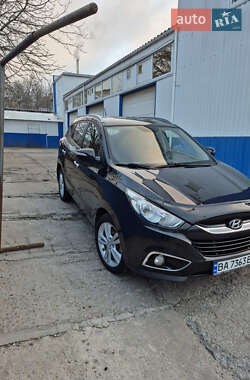 Внедорожник / Кроссовер Hyundai ix35 2010 в 