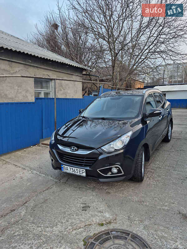Внедорожник / Кроссовер Hyundai ix35 2010 в 