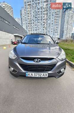 Внедорожник / Кроссовер Hyundai ix35 2011 в 