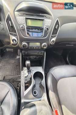 Внедорожник / Кроссовер Hyundai ix35 2011 в 