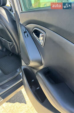 Позашляховик / Кросовер Hyundai ix35 2013 в 