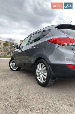 Внедорожник / Кроссовер Hyundai ix35 2013 в 