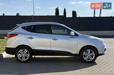 Внедорожник / Кроссовер Hyundai ix35 2011 в 