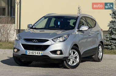 Внедорожник / Кроссовер Hyundai ix35 2011 в 