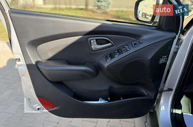 Внедорожник / Кроссовер Hyundai ix35 2011 в 
