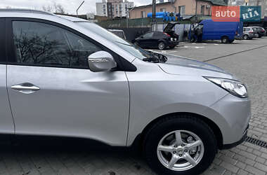 Внедорожник / Кроссовер Hyundai ix35 2011 в 