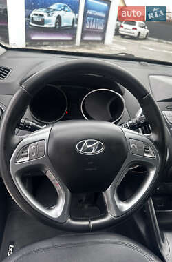Внедорожник / Кроссовер Hyundai ix35 2011 в 