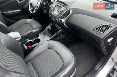 Внедорожник / Кроссовер Hyundai ix35 2011 в 