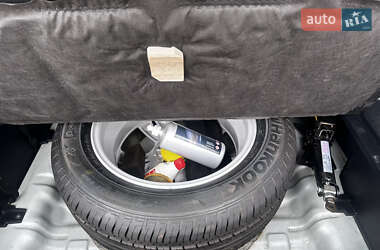 Внедорожник / Кроссовер Hyundai ix35 2011 в 