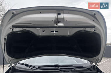 Внедорожник / Кроссовер Hyundai ix35 2011 в 